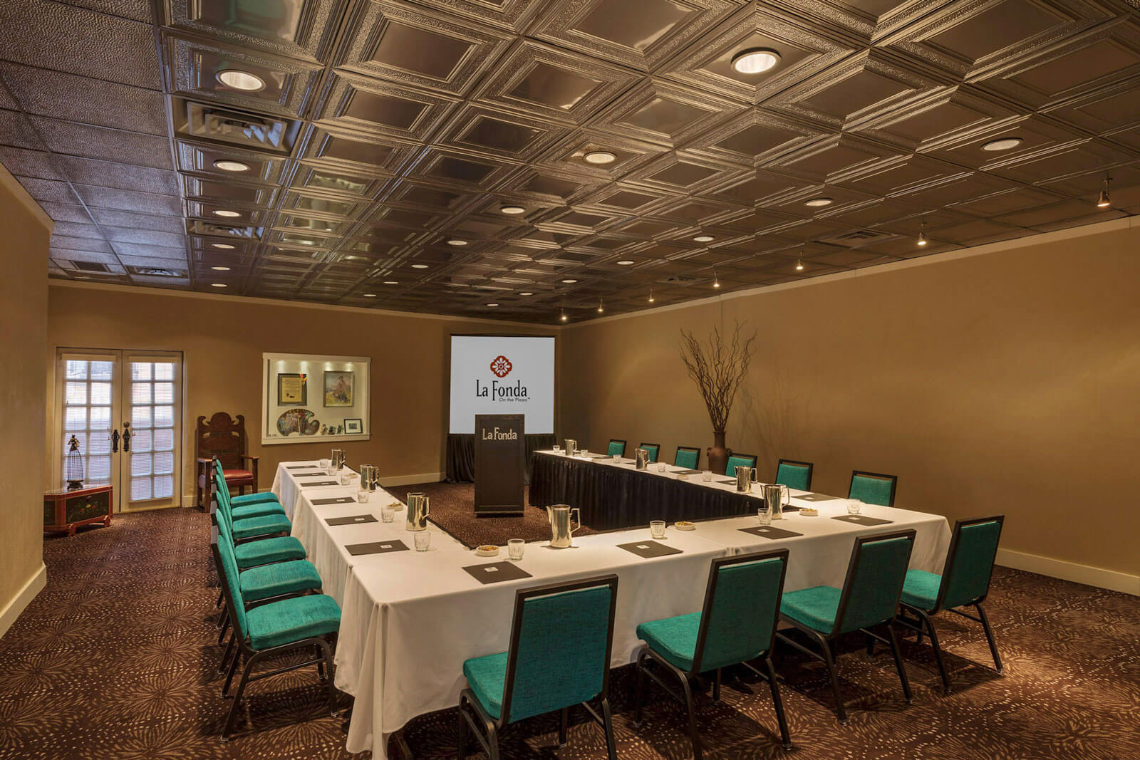 la fonda mtg rm2.jpg
